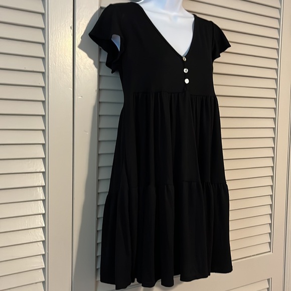 Black Dress - Picture 2 of 3